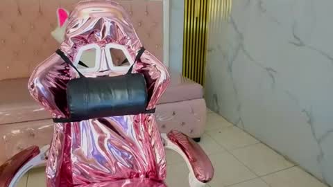 Snapshot of isabeau_s chatting on July 3, 2026, 1:17 pm isabeau_s online show from July 3, 2026, 1:17 pm