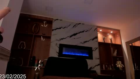 Snapshot of isabel_escorcia chatting on February 23, 2025, 9:22 am Isabel online show from February 23, 2025, 9:22 am