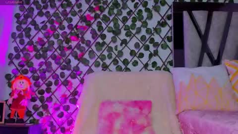 Isa online show from November 13, 2025, 11:25 pm