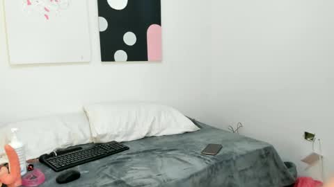 Snapshot of isabel_lamir chatting on January 15, 2025, 3:33 am isabella online show from January 15, 2025, 3:33 am