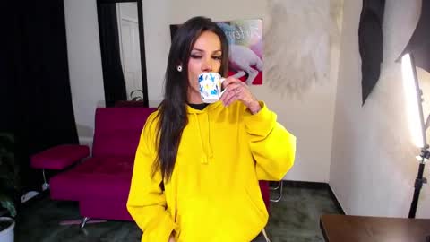 Snapshot of isabel_lopez_ chatting on November 27, 2025, 11:51 pm isabel online show from November 27, 2025, 11:51 pm