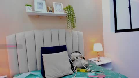 Snapshot of isabel_palmer chatting on June 24, 2026, 7:35 pm isabel_palmer online show from June 24, 2026, 7:35 pm