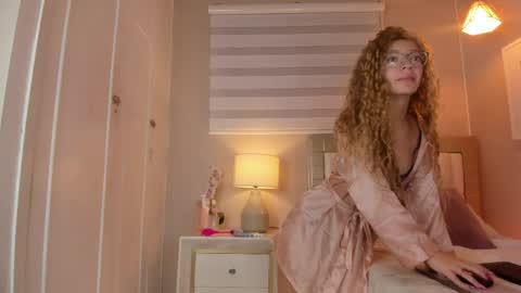 Snapshot of isabela__x chatting on April 17, 2026, 11:35 am isabela__x online show from April 17, 2026, 11:35 am