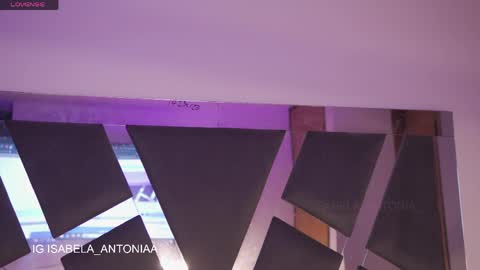 Snapshot of isabela_antonia_ chatting on April 25, 2026, 12:46 am online show from April 25, 2026, 12:46 am