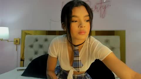 Snapshot of isabela_clark_ chatting on February 22, 2026, 11:53 am isabela online show from February 22, 2026, 11:53 am