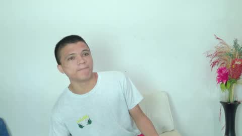 Isabella online show from April 22, 2026, 2:03 am