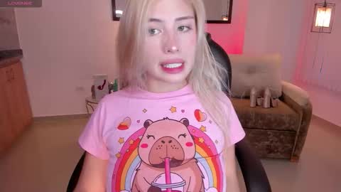 isabela romano online show from November 28, 2025, 5:59 pm