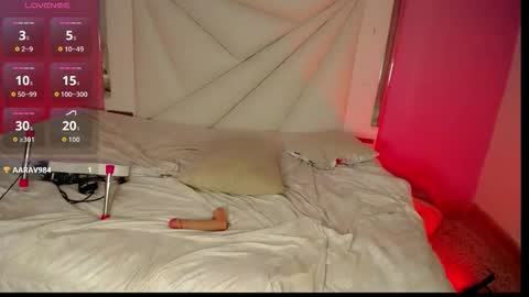 I S A B E L A ISA  online show from September 26, 2025, 6:12 pm