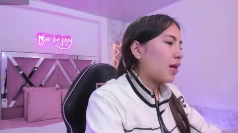 ISABELA  online show from December 19, 2025, 11:39 am