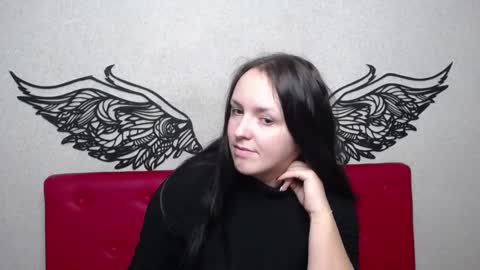 IsabelBlackberry online show from December 8, 2024, 1:47 pm