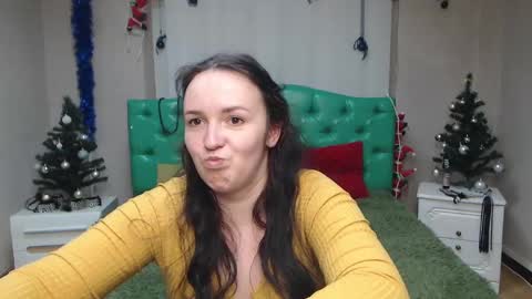 IsabelBlackberry online show from January 6, 2025, 3:29 pm