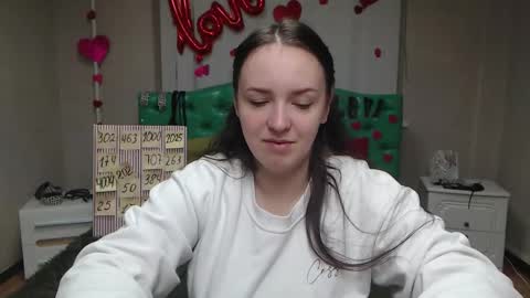 IsabelBlackberry online show from October 4, 2025, 5:05 am