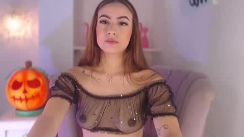 Snapshot of isabella__shine chatting on October 24, 2025, 3:08 pm Isa online show from October 24, 2025, 3:08 pm