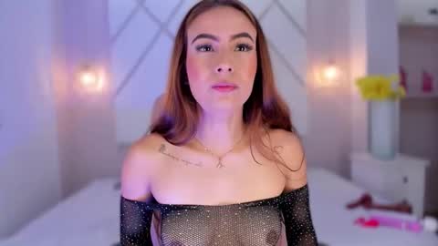 Snapshot of isabella__shine chatting on December 5, 2025, 3:52 pm Isa online show from December 5, 2025, 3:52 pm