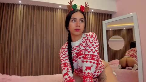 Snapshot of isabella_cooper9 chatting on December 31, 2024, 12:15 pm Isabella Cooper online show from December 31, 2024, 12:15 pm