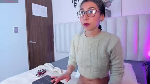 Snapshot of isabella_crofts chatting on November 10, 2025, 3:16 am isabella_crofts online show from November 10, 2025, 3:16 am