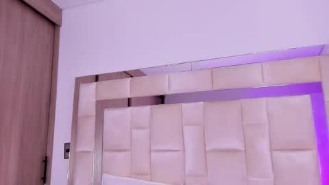 isabella_gomez11 online show from January 23, 2025, 9:39 pm