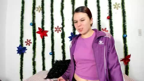 isabella_jaramillo online show from November 17, 2025, 12:55 pm