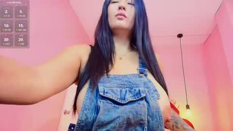 Snapshot of isabella_mendez_1 chatting on June 10, 2026, 12:15 pm Isa online show from June 10, 2026, 12:15 pm