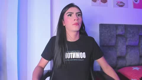 Snapshot of isabella_moon9 chatting on May 25, 2026, 11:27 am Isabella Moon9 online show from May 25, 2026, 11:27 am