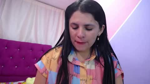 Snapshot of isabella_nice_ chatting on January 7, 2025, 1:59 am abby online show from January 7, 2025, 1:59 am