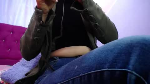 Snapshot of isabella_nice_ chatting on November 10, 2025, 2:49 pm abby online show from November 10, 2025, 2:49 pm