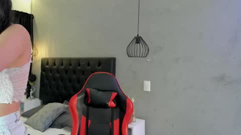 Isabella Nowa online show from February 19, 2026, 11:39 am