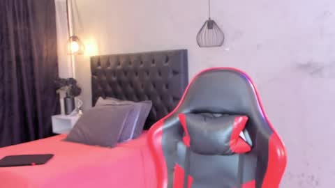 Snapshot of isabella_nowa chatting on April 22, 2026, 11:45 am Isabella Nowa online show from April 22, 2026, 11:45 am