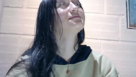 Snapshot of isabella_nowa chatting on May 21, 2026, 9:55 pm Isabella Nowa online show from May 21, 2026, 9:55 pm