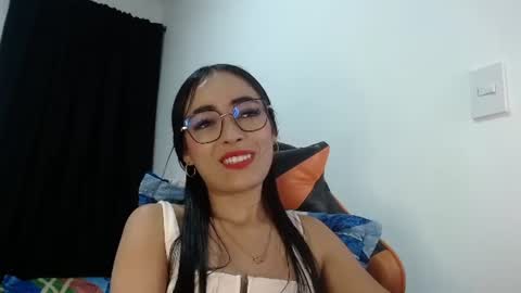 isabella_piercee online show from June 14, 2026, 2:24 am