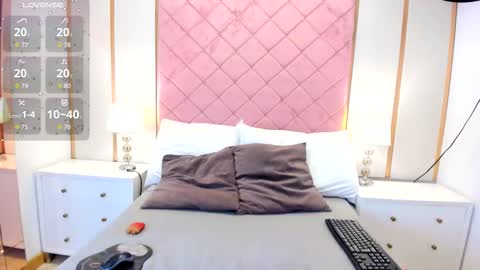 Snapshot of isabella_roa chatting on February 19, 2026, 3:24 am Isabella online show from February 19, 2026, 3:24 am