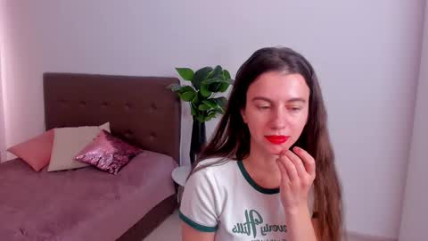 Isabella online show from April 23, 2026, 3:14 pm