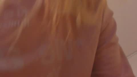 Isabella Rros online show from December 15, 2024, 9:45 am