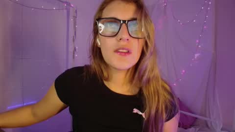 Isabella Rros online show from February 13, 2026, 2:35 pm