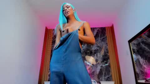 Snapshot of isabella_sccott chatting on July 22, 2026, 6:43 pm Isabella online show from July 22, 2026, 6:43 pm