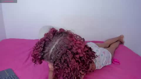 Snapshot of isabella_sex18 chatting on January 18, 2025, 6:34 am isabella online show from January 18, 2025, 6:34 am