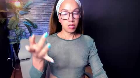Snapshot of isabella_star_ chatting on May 10, 2026, 11:48 am Camila online show from May 10, 2026, 11:48 am