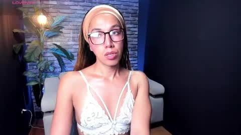 Snapshot of isabella_star_ chatting on May 11, 2026, 11:16 am Camila online show from May 11, 2026, 11:16 am