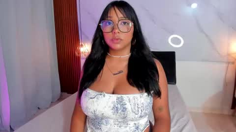 Snapshot of isabella_zc chatting on December 4, 2025, 8:50 pm isabella zc online show from December 4, 2025, 8:50 pm