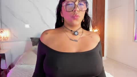 Snapshot of isabella_zc chatting on April 29, 2026, 2:32 pm isabella zc online show from April 29, 2026, 2:32 pm