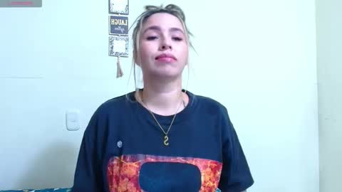 isabellaa_smith03 online show from March 24, 2026, 12:04 am