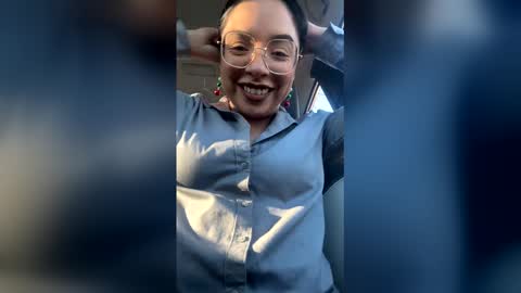 isabellaelizabeth online show from December 16, 2025, 9:09 pm