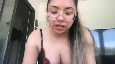 isabellaelizabeth online show from March 24, 2026, 6:46 pm
