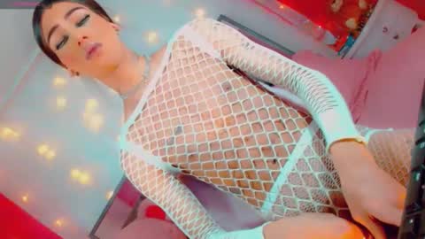 Snapshot of isabellagirs chatting on November 16, 2025, 2:44 pm isabellagirs online show from November 16, 2025, 2:44 pm