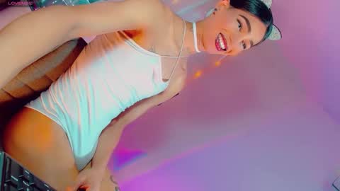 isabellagirs online show from February 7, 2026, 10:13 pm