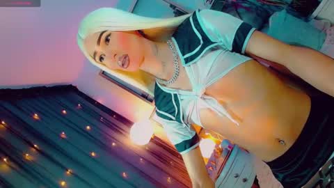 isabellagirs online show from May 21, 2026, 5:58 am