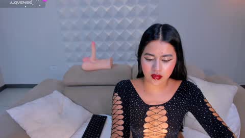 Isa Hill  online show from December 17, 2024, 8:54 pm