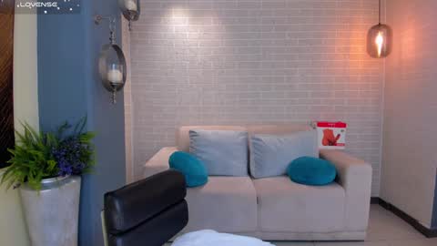 Isa Hill  online show from December 20, 2024, 8:12 pm