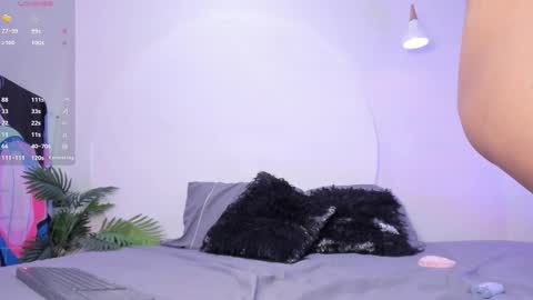 Isabella  online show from September 19, 2025, 1:51 am