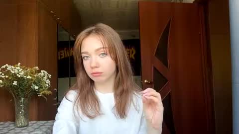 Snapshot of isabellaloftus chatting on July 26, 2026, 7:26 am Lusy online show from July 26, 2026, 7:26 am
